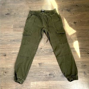 Pull on Utility Cargo jogger, Olive